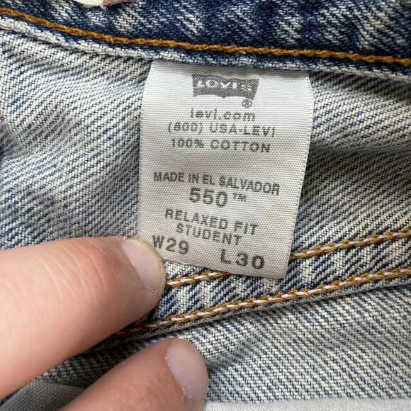 Vintage Levis 550 Distressed Denim Cutoff Jean Shorts Light Wash Grunge Y2K W29 - Picture 5 of 7
